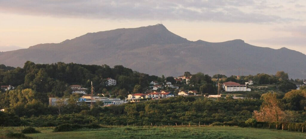 En savoir plus sur Monter la Rhune lors de votre séjour au Pays basque